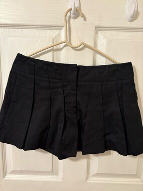 Alexander Wang women Black Pleated Shorts